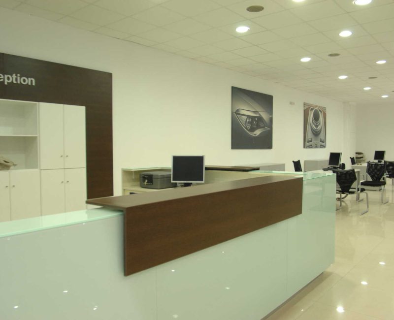 Καταστήματα & συνεργεία BMW